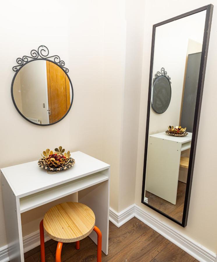 Two Bed Apartment Near Canary Wharf Londen Buitenkant foto